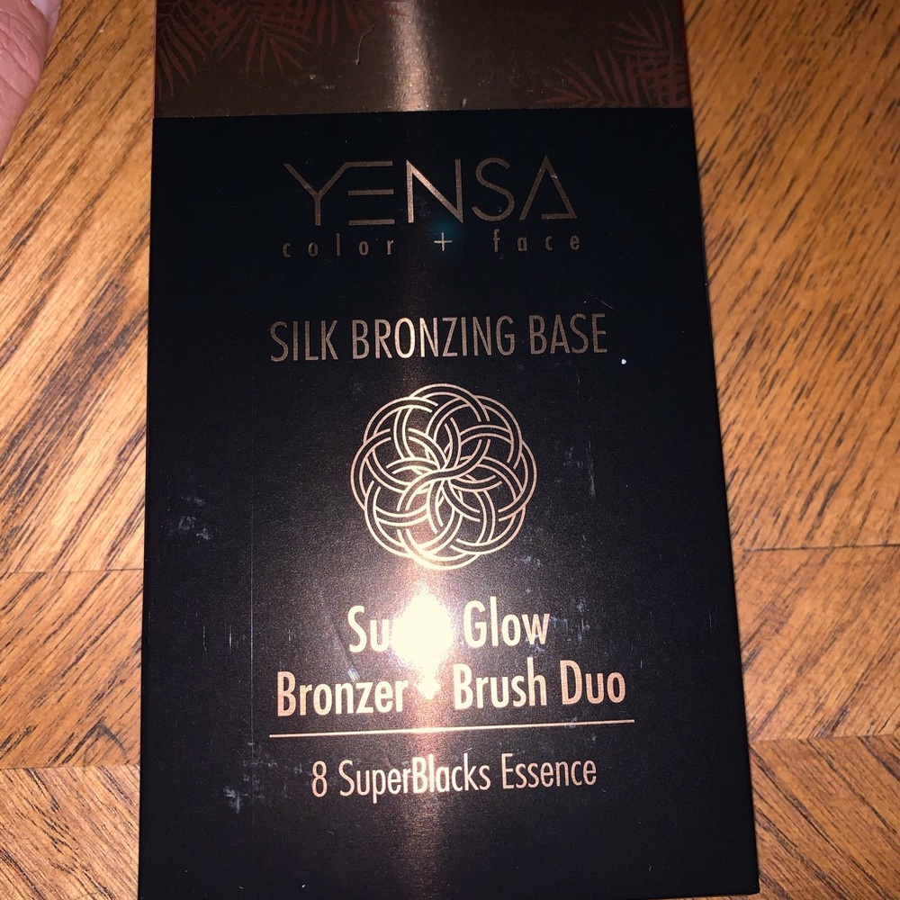 Yesss Color + Face silk bronzing base